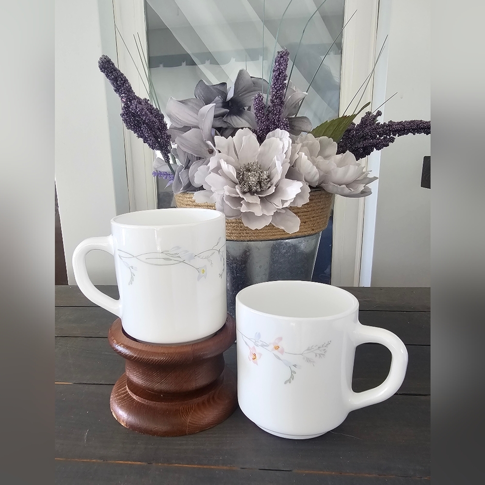 Vintage Arcopal France Odessa coffee cups/mugs